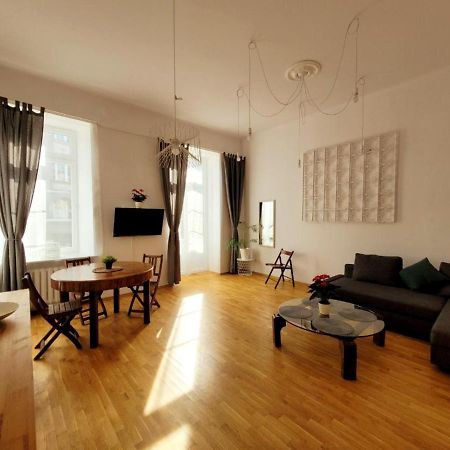 Przytulne Apartamenty W Centrum Warszawy Lok 2 Warsaw Luaran gambar