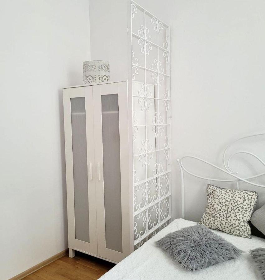 Przytulne Apartamenty W Centrum Warszawy Lok 2 Warsaw Luaran gambar